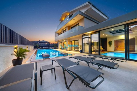 Villa Alavya