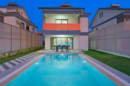 Villa Next