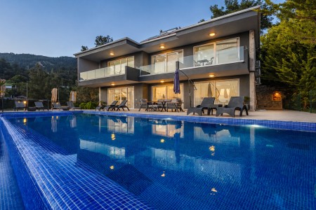 Villa Velaris