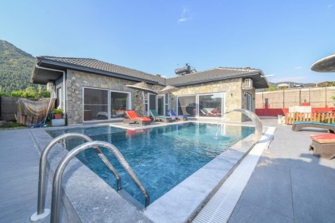 Villa Mera